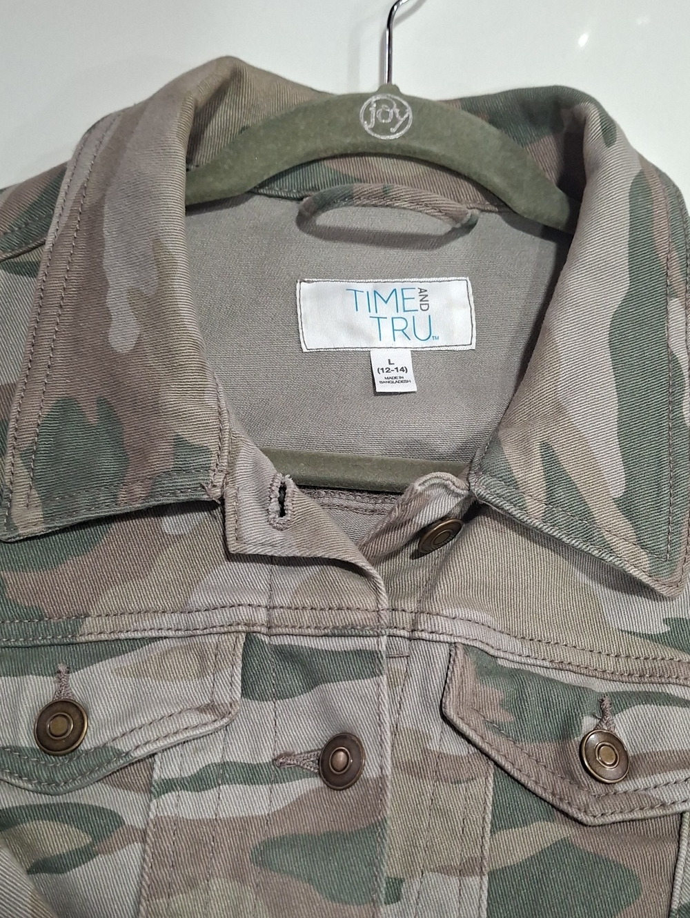 Time and Tru Women Or GIRLS  Camouflage Jean Jacket in Green and Tan